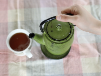 Amazing Dandelion Leaf and Root Tea Benefits (+ Recipe)