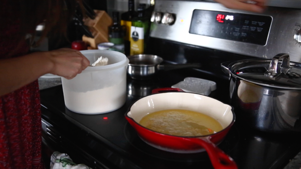 how to make a homemade white sauce in red pan with butter and flour
